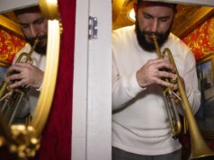 DTLA tem um novo teatro – dentro de uma caixa elétrica falsa DTLA tem um novo teatro – dentro de uma caixa elétrica falsa