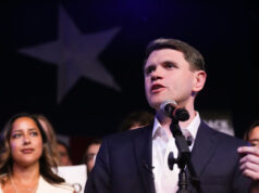 Daily Kos endossa James Talarico para o Senado dos EUA no Texas ARQUIVO - Esta combinação de fotos mostra o procurador-geral do Texas Ken Paxton, à esquerda, em Dallas e o senador John Cornyn, R-Texas, em Austin, Texas, ambos em 3 de março de 2026. (AP Photo/Julio Cortez, Jack Myer)