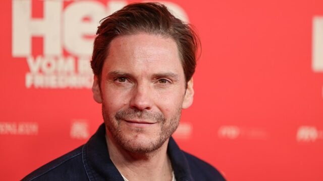 Daniel Brühl assina com CAA e United Agents (EXCLUSIVO)
