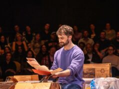 Daniel Radcliffe torna-se interativo em ‘Every Brilliant Thing’ na Broadway Daniel Radcliffe torna-se interativo em 'Every Brilliant Thing' na Broadway