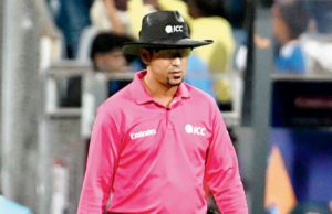 Das raízes de Ratnagiri ao palco da Copa do Mundo: Árbitro Paleker em ação no T20 WC Das raízes de Ratnagiri ao palco da Copa do Mundo: Árbitro Paleker em ação no T20 WC