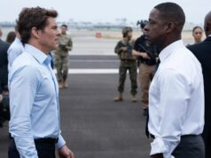 Data de lançamento, hora e como assistir do episódio 5 da segunda temporada de ‘Paradise’ Two men stand opposite each other in shirts on an airport runway