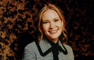 Datas de lançamento dos próximos 2 livros ‘ACOTAR’ reveladas por Sarah J. Maas Datas de lançamento dos próximos 2 livros 'ACOTAR' reveladas por Sarah J. Maas