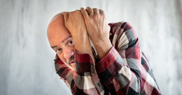 David Cross diz que os especiais de stand-up não são mais especiais, a menos que os quadrinhos comecem a quebrar algumas regras
