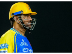 De Villiers sugere que MS Dhoni deveria ficar de fora se quiser rebater abaixo do número 6 De Villiers sugere que MS Dhoni deveria ficar de fora se quiser rebater abaixo do número 6