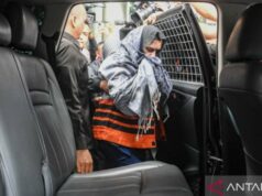 Dê uma olhada na garagem do regente Fadia Arafiq de Pekalongan: de um hotel móvel a um MPV Sultan Dê uma olhada na garagem do regente Fadia Arafiq de Pekalongan: de um hotel móvel a um MPV Sultan