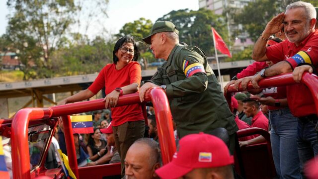 Delcy Rodriguez, da Venezuela, substitui ministro da Defesa legalista sancionado por chefe da inteligência militar

