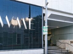 Demissões da WME atingem 30 funcionários da agência Jeff Bezos, fundador da Amazon, fala no palco durante a Italian Tech Week 2025