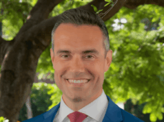 Democrata inverte assento de prefeito do sul da Flórida, mantido há décadas Democrata inverte assento de prefeito do sul da Flórida, mantido há décadas