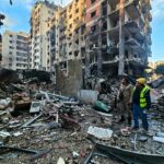 Destruição em Beirute à medida que os bombardeamentos e os deslocamentos em massa continuam