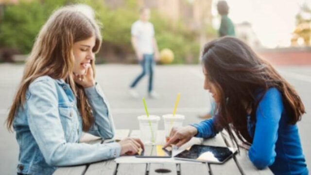 Dia da Saúde Mental Juvenil: O discurso sobre a proibição Dia da Saúde Mental Juvenil: O discurso sobre a proibição das redes sociais para crianças está correto?