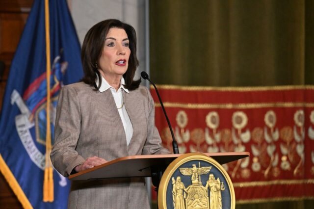 Dias sombrios se aproximam para os nova-iorquinos, já que a lei climática promete apagões e aumentos de custos
