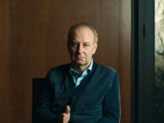 Diretores de ‘O oligarca e o negociante de arte’ sobre a rivalidade de bilhões de dólares que expõem o mercado de arte oculto: ‘Melhor que ouro e diamantes’ Diretores de 'O oligarca e o negociante de arte' sobre a rivalidade de bilhões de dólares que expõem o mercado de arte oculto: 'Melhor que ouro e diamantes'