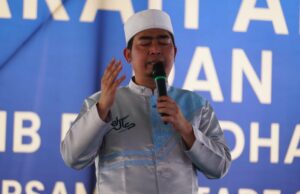 TERPOPULER: Ustaz Solmed Ngaku Sudah Tahu Pelaku Penyebar Fitnah, Alasan Denada Pertahankan Kehamilan Ressa Diserang e Dituding Tanpa Bukti Terkait Kasus Pelecehan Sex, Ustaz Solmed: Kok Bisa-bisanya Sih Nyasar ke Saya?