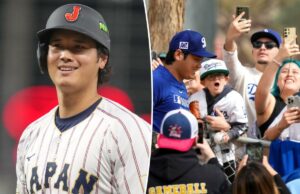 Dodgers Shohei Ohtani está impulsionando o boom da MLB no Japão Shohei Ohtani sorrindo em seu uniforme de beisebol japonês durante um jogo do World Baseball Classic.