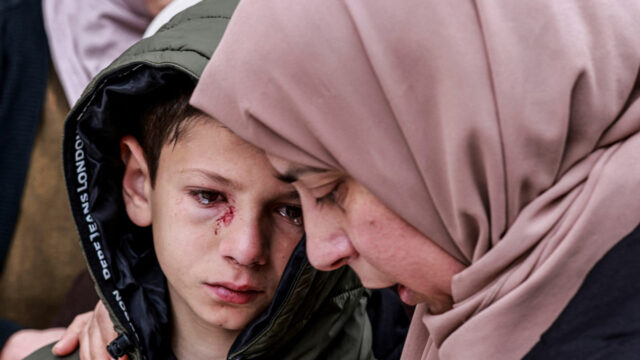 Dois irmãos sobrevivem depois que tropas israelenses matam familiares na Cisjordânia ocupada
