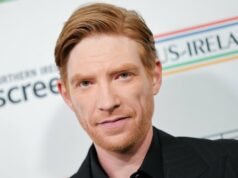 Domhnall Gleeson recebe prêmio Oscar Wilde e presta homenagem à homenageada Catherine O’Hara de 2018: ‘Qualquer clube em que ela participa é um do qual tenho muito orgulho de ser membro’ Domhnall Gleeson recebe prêmio Oscar Wilde e presta homenagem à homenageada Catherine O'Hara de 2018: 'Qualquer clube em que ela participa é um do qual tenho muito orgulho de ser membro'