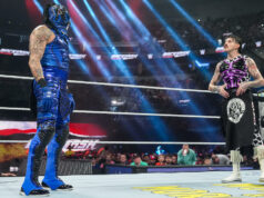 Dominik Mysterio perde o título do WWE IC para Penta após ser amaldiçoado por Danhausen Penta and Dominik Mysterio inside a WWE ring