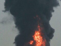 Dubai ‘prende sobreviventes estrangeiros de ataque de drone iraniano’ enquanto novo ataque atinge aeroporto Um drone iraniano atingiu um tanque de combustível perto do aeroporto de Dubai na segunda-feira, provocando um grande incêndio