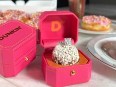 Dunkin ‘celebra o Dia Nacional da Proposta com caixas de anéis ‘I Dough’ e bolo de casamento Munchkins Dunkin 'celebra o Dia Nacional da Proposta com caixas de anéis 'I Dough' e bolo de casamento Munchkins