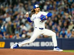 Dylan Cease rebate 12 na estreia do Blue Jays enquanto Toronto se recupera para terminar sem vencer O arremessador do Toronto Blue Jays, Dylan Cease (84), arremessa para o Atletismo.