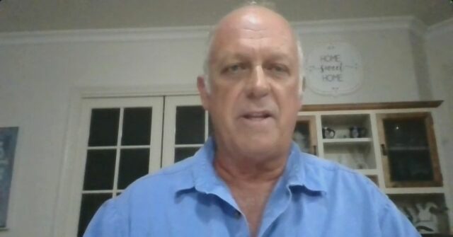 O criador de gado de Queensland, Layton Free, admite que já está tendo que racionar o suprimento de combustível que lhe resta.