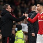 'É estranho': Gary Neville descarta a comparação entre a lenda do Man Utd e Mo Salah depois de revisitar o dilema de Old Trafford