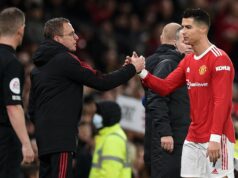 ‘É estranho’: Gary Neville descarta a comparação entre a lenda do Man Utd e Mo Salah depois de revisitar o dilema de Old Trafford 'É estranho': Gary Neville descarta a comparação entre a lenda do Man Utd e Mo Salah depois de revisitar o dilema de Old Trafford