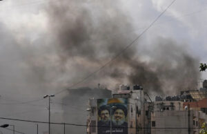 EUA atacam instalação nuclear iraniana enquanto Teerã atinge petroleiro na costa de Dubai Yahoo news home