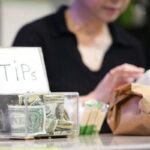 EUA emitem conselhos a milhões de pessoas sobre como reivindicar deduções “sem impostos sobre gorjetas”