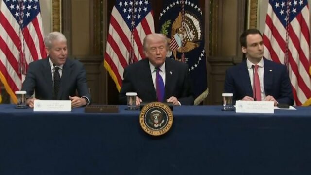 EUA usam torpedo para afundar navio de guerra iraniano na costa do Sri Lanka
