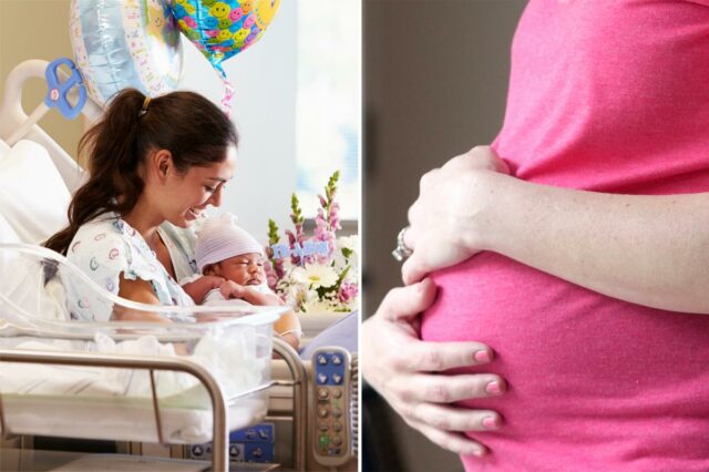 Uma mãe sorrindo enquanto segura seu bebê recém-nascido em uma cama de hospital.