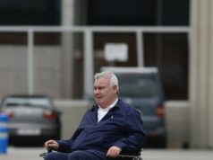 Eamonn Holmes fala sobre sua batalha pela saúde e revela que ‘não consegue se levantar’ sem a ajuda de cuidadores Eamonn Holmes se abriu emocionalmente sobre sua batalha pela saúde ao revelar que não consegue se levantar sem a ajuda de suas carreiras (foto em 2024)