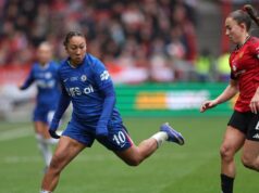 Electric James leva o Chelsea à vitória na final da Copa da Liga Feminina sobre o Manchester United Electric James leva o Chelsea à vitória na final da Copa da Liga Feminina sobre o Manchester United