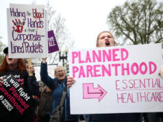 Eles não queriam fazer cesarianas. Um juiz os forçou a isso. | Opinião Uma citação de Anna Verwaa sobre o parto é exibida nos escritórios do Projeto Topeka Doula, onde as mães do condado de Shawnee podem obter recursos para ajudar no processo de parto.