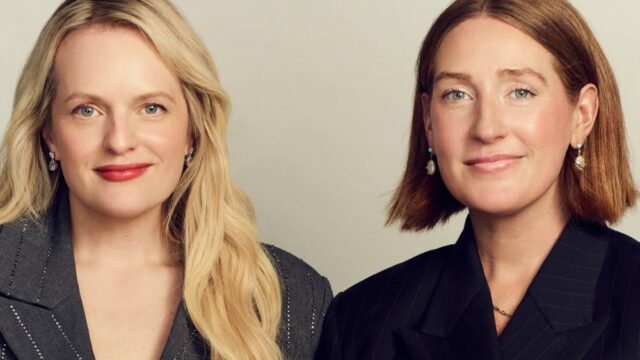 Elisabeth Moss e a parceira de produção Lindsey McManus falam sobre a jornada de seis anos para 'Mulheres imperfeitas', reconstruindo Gilead para 'Os Testamentos' e a narrativa do EP Bucking That Vanity
