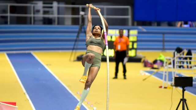 Em busca do refinamento técnico, Baranica Elangovan quebra recorde nacional do salto com vara
