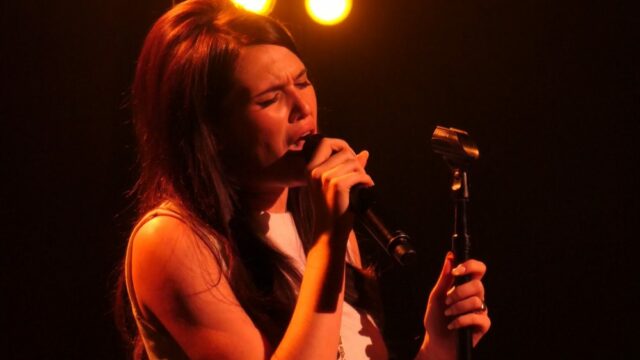 Em uma estreia emocionante como atração principal dos EUA no Troubadour, Sienna Spiro mostra por que está prestes a se tornar a próxima super-heroína pop vocal do mundo: crítica do concerto
