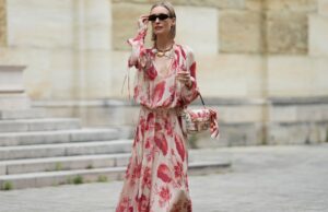 Encontrado! Este vestido midi romântico com manga bufante se parece com LoveShackFancy guarda-roupa