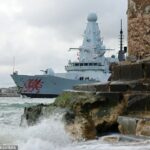 O destróier da Marinha Real HMS Dragon partiu de Portsmouth em 10 de março, mas não havia sinal dele em Chipre