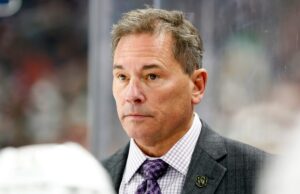 Equipe da NHL demite técnico vencedor da Stanley Cup em meio a uma sequência de três derrotas Head coach Bruce Cassidy of the NHL's Las Vegas Golden Knights