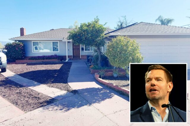 O candidato provincial da Califórnia, Eric Swalwell, fala na Convenção Democrática da Califórnia.