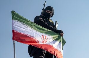 Esquadrão de extermínio de elite letal ‘vestido de preto’ protege o novo líder supremo do Irã, Mojtaba Khamenei Esquadrão de extermínio de elite letal 'vestido de preto' protege o novo líder supremo do Irã, Mojtaba Khamenei