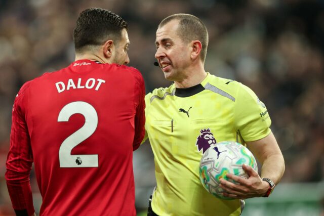 'Essa é a diferença': o craque do Man Utd dá crédito a Rio Ferdinand por ajudá-lo a mostrar seu 'verdadeiro lado' aos fãs dos Red Devils
