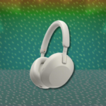 Esses fones de ouvido com cancelamento de ruído da Sony estão com quase 25% de desconto agora