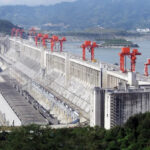 Vista aérea de satélite da Barragem das Três Gargantas, no rio Yangtze, na China.