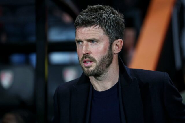 Estou preocupado com Michael Carrick se ele conseguir o emprego no Man Utd, uma narrativa preocupante envolve Luis Enrique
