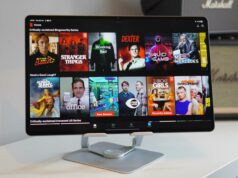 Estou usando esses aplicativos gratuitos para consertar tudo o que há de errado com o streaming moderno Um smartphone exibindo o YouTube Music com a reprodução automática desativada