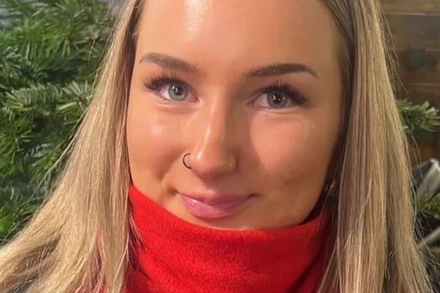 Estudante universitário de 19 anos morre após tomar MDMA em Olivia Wojciechowska (foto) morreu após tomar MDMA em uma rave de Halloween em Liverpool, ouviu um inquérito