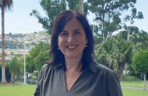 Eu não acreditava que três mudanças fáceis no estilo de vida pudessem funcionar tão bem quanto golpes para perder peso. Aí perdi 35kg. Minha médica ficou tão chocada que me abraçou No seu peso mais pesado, Bernadette pesava 88 kg (13º 12lb, ou 194lb). Ela diz que era extrovertida, mas não se sentia confiante